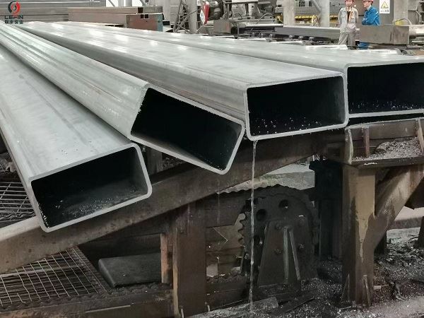 Seccions buides de construcció naval