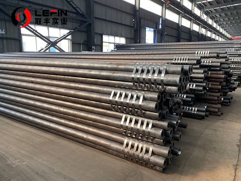 HOT EXPANDED SEAMLESS PIPE